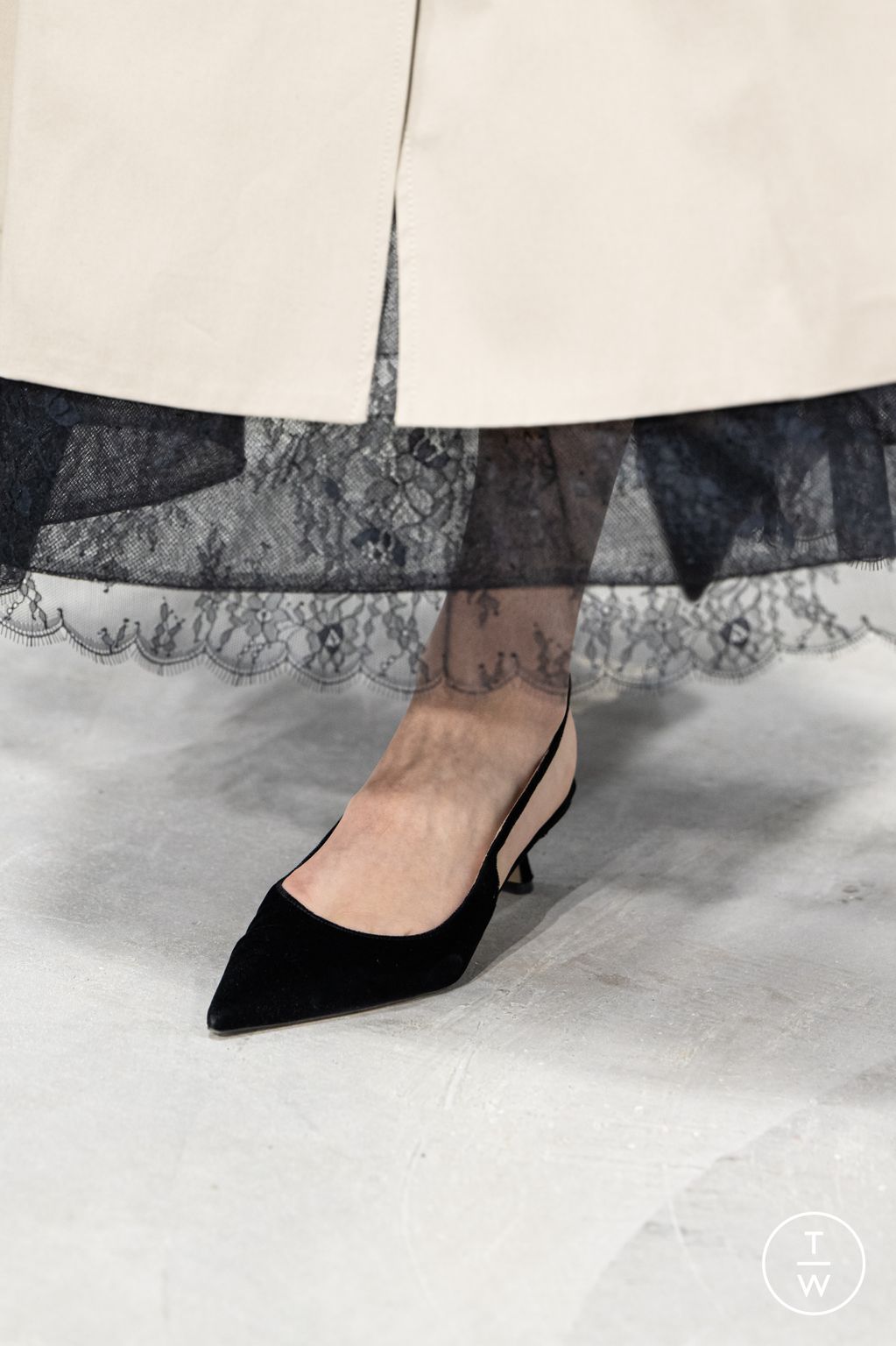 Fashion Week New York Fall/Winter 2025 look 51 from the Carolina Herrera collection womenswear accessories