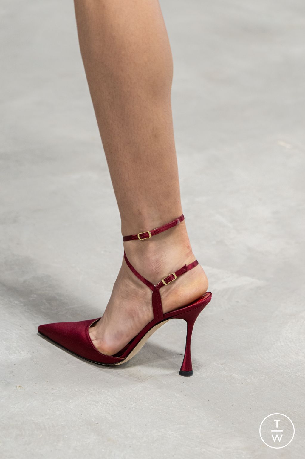 Fashion Week New York Fall/Winter 2025 look 61 de la collection Carolina Herrera womenswear accessories