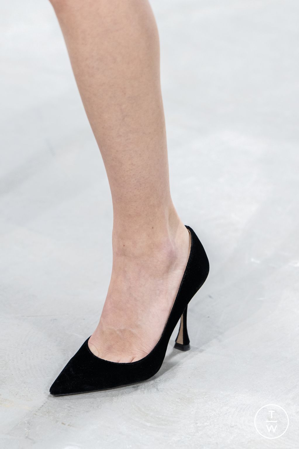 Fashion Week New York Fall/Winter 2025 look 64 de la collection Carolina Herrera womenswear accessories