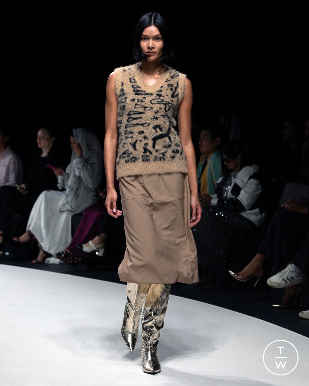 Fashion Week Paris Spring/Summer 2025 look 5 from the Hindamme - Saudi 100 collection menswear