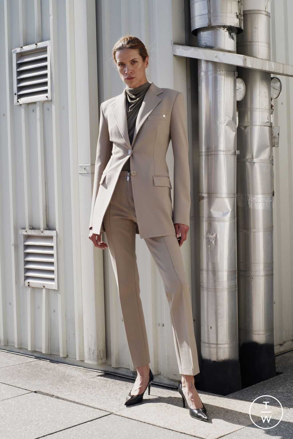 Fashion Week New York Resort 2025 look 4 de la collection Helmut Lang womenswear