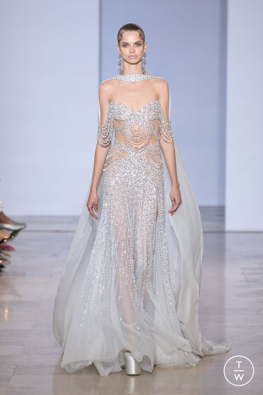 Fashion Week Paris Fall/Winter 2022 look 18 from the Georges Hobeika collection couture