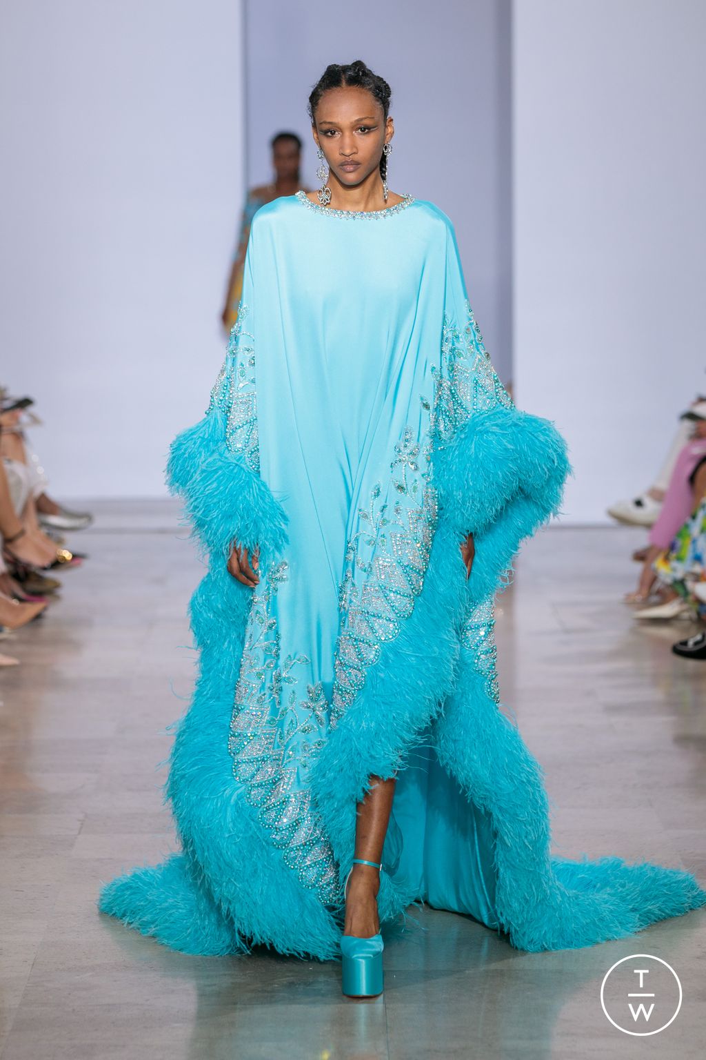 Fashion Week Paris Fall/Winter 2022 look 23 from the Georges Hobeika collection couture