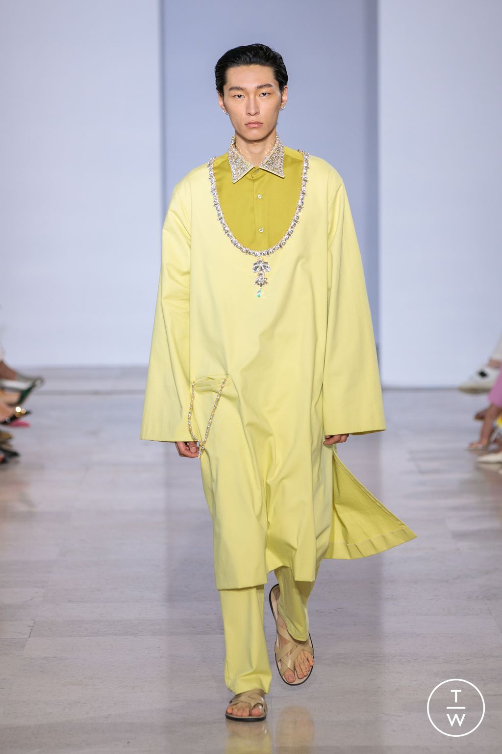Fashion Week Paris Fall/Winter 2022 look 28 from the Georges Hobeika collection 高级定制