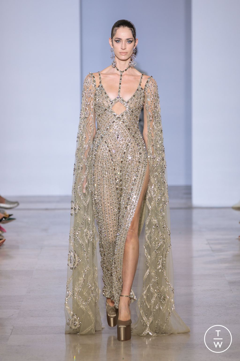 Fashion Week Paris Fall/Winter 2022 look 29 from the Georges Hobeika collection couture