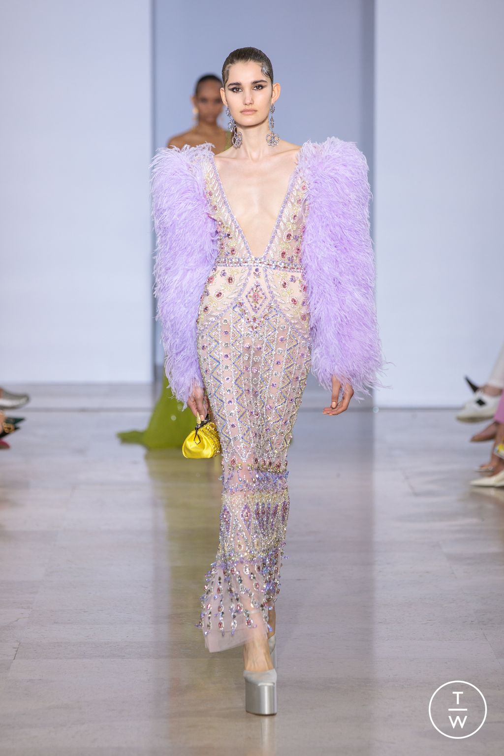 Fashion Week Paris Fall/Winter 2022 look 46 de la collection Georges Hobeika couture