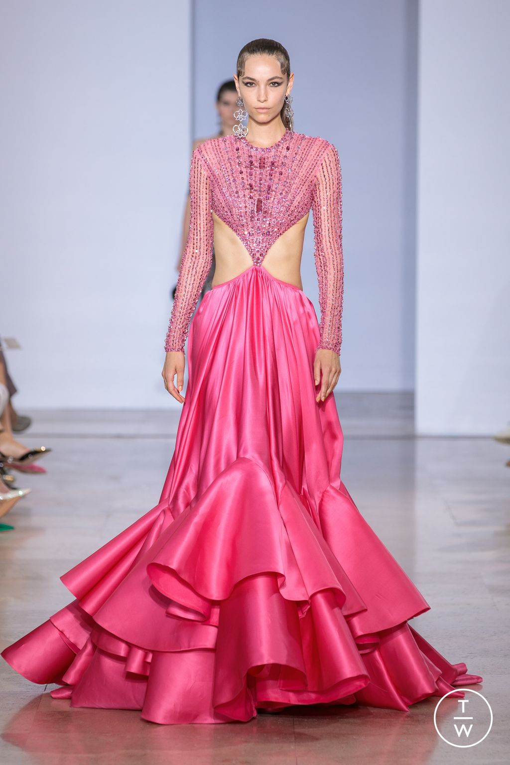 Fashion Week Paris Fall/Winter 2022 look 54 de la collection Georges Hobeika couture