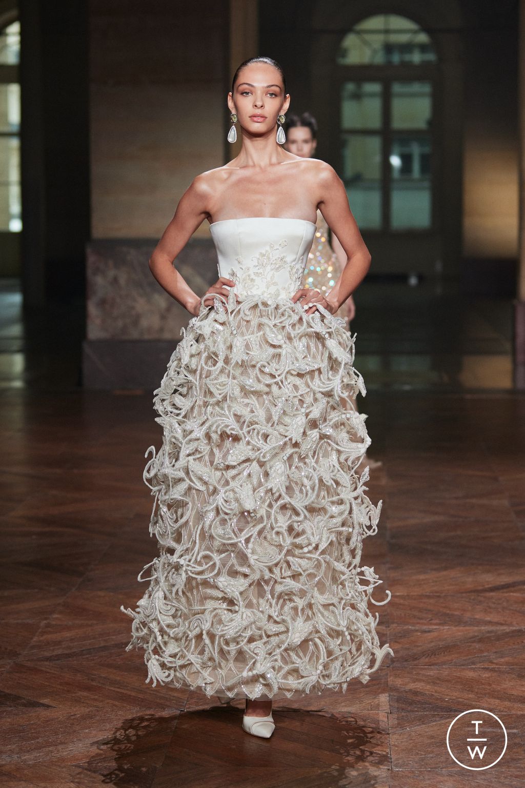 Fashion Week Paris Fall/Winter 2025 look 8 from the Georges Hobeika collection 高级定制