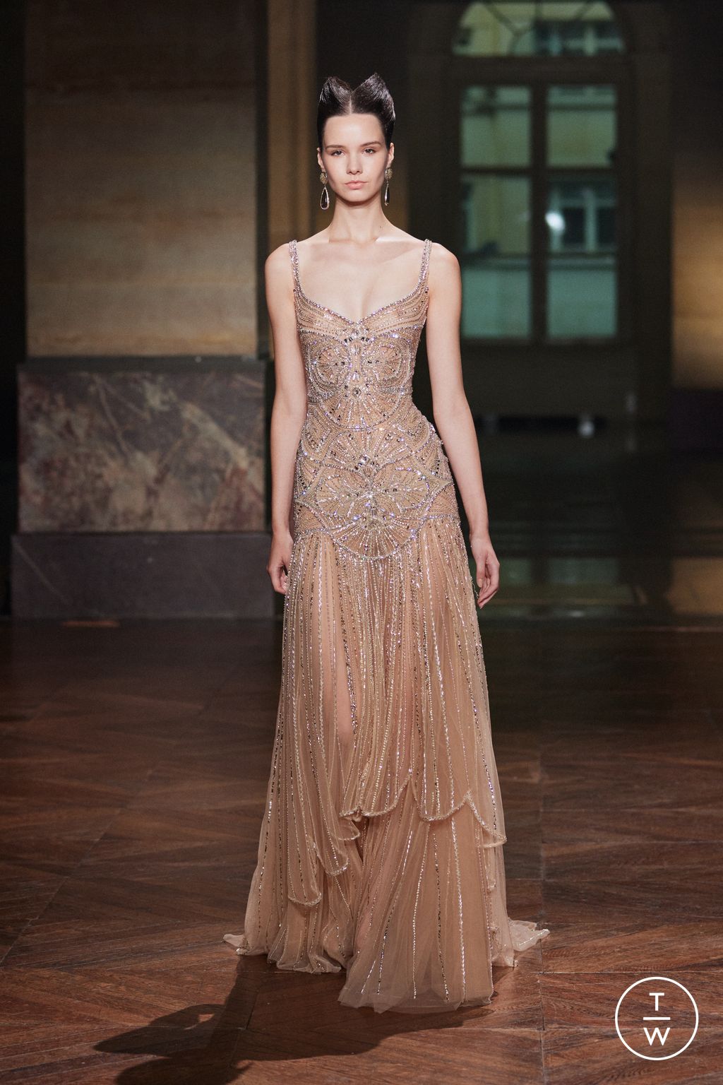 Fashion Week Paris Fall/Winter 2025 look 9 from the Georges Hobeika collection 高级定制