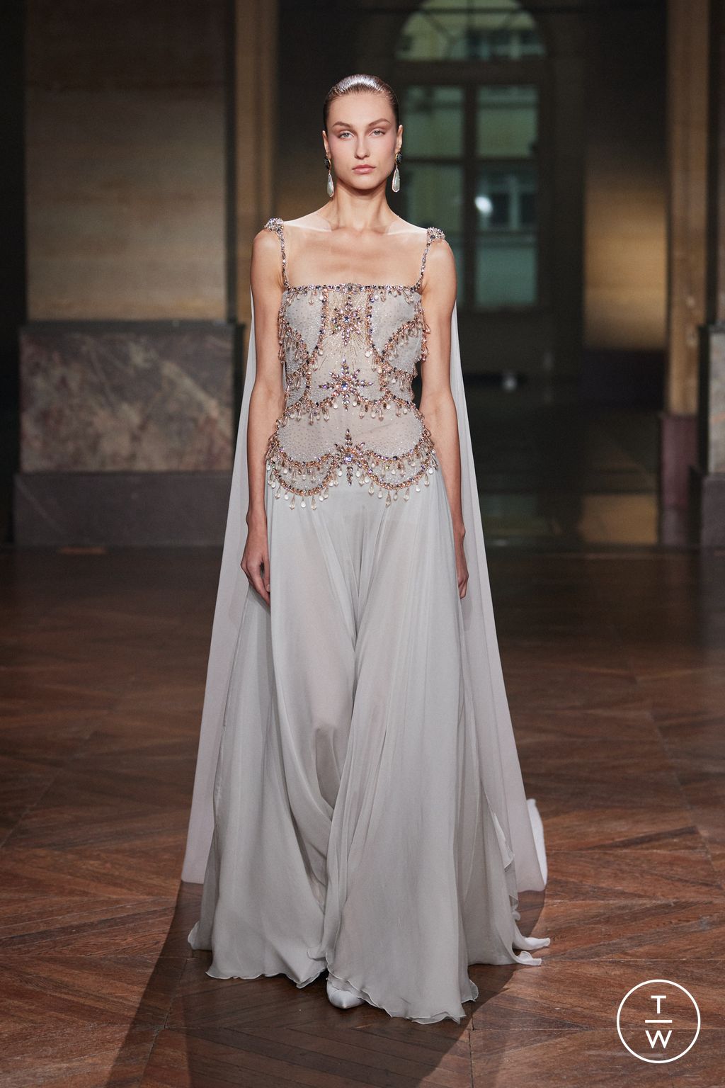 Fashion Week Paris Fall/Winter 2025 look 12 from the Georges Hobeika collection 高级定制
