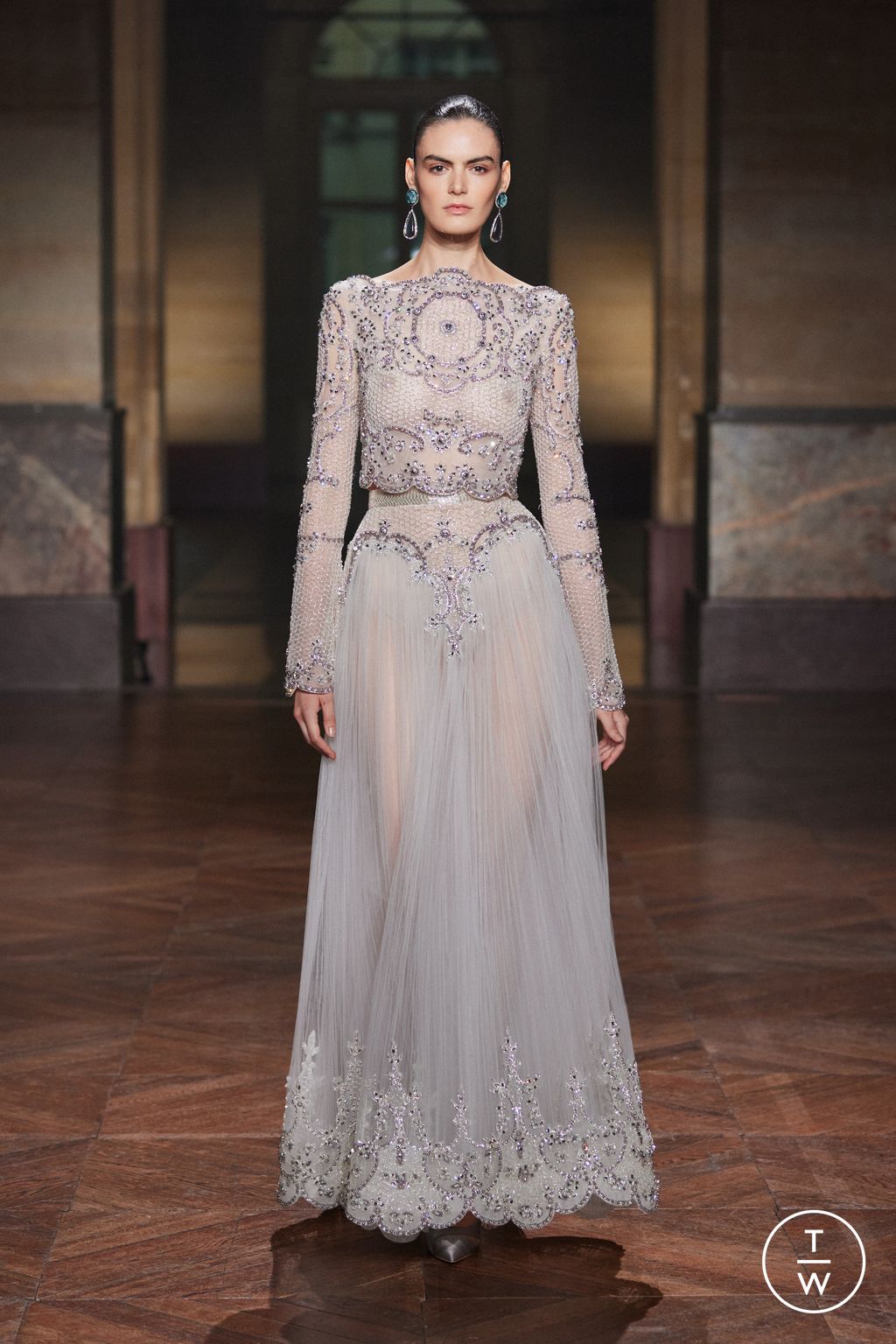 Fashion Week Paris Fall/Winter 2025 look 16 de la collection Georges Hobeika couture