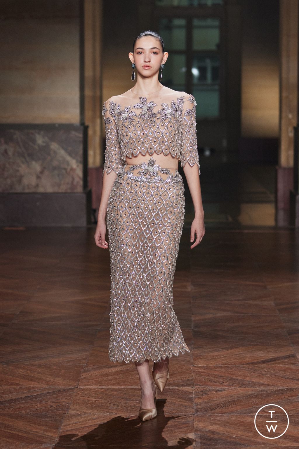 Fashion Week Paris Fall/Winter 2025 look 24 from the Georges Hobeika collection 高级定制