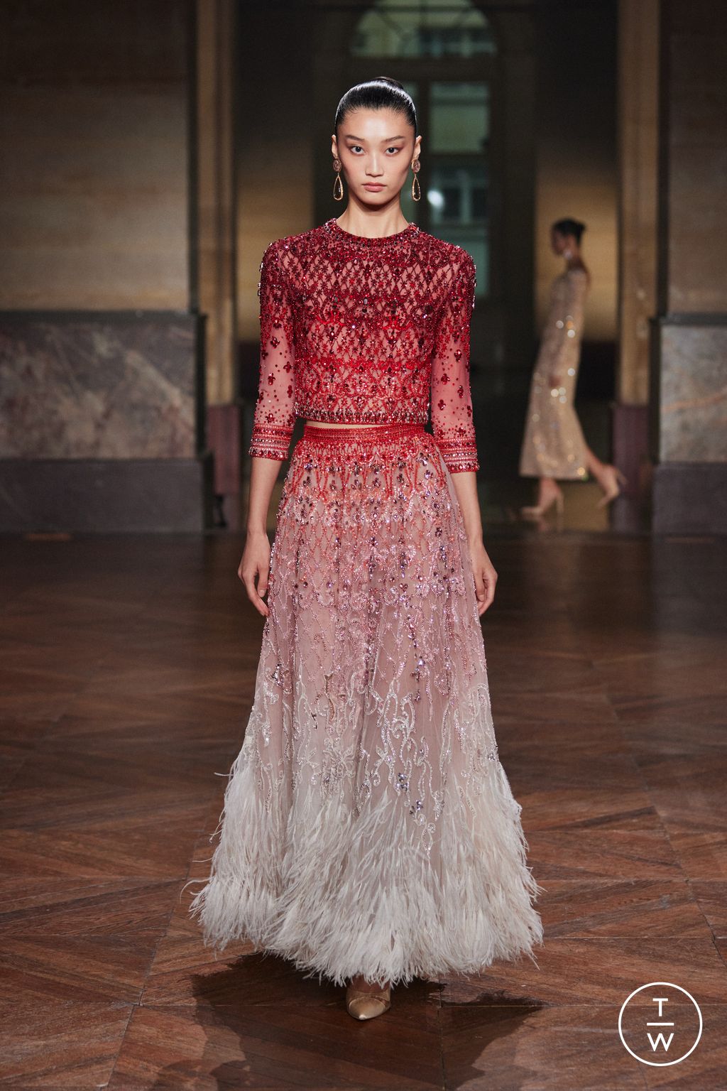 Fashion Week Paris Fall/Winter 2025 look 36 from the Georges Hobeika collection 高级定制