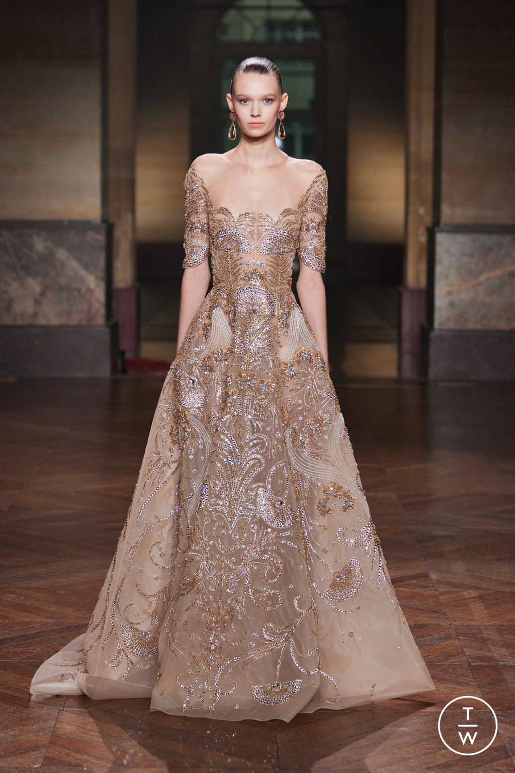 Fashion Week Paris Fall/Winter 2025 look 48 from the Georges Hobeika collection 高级定制
