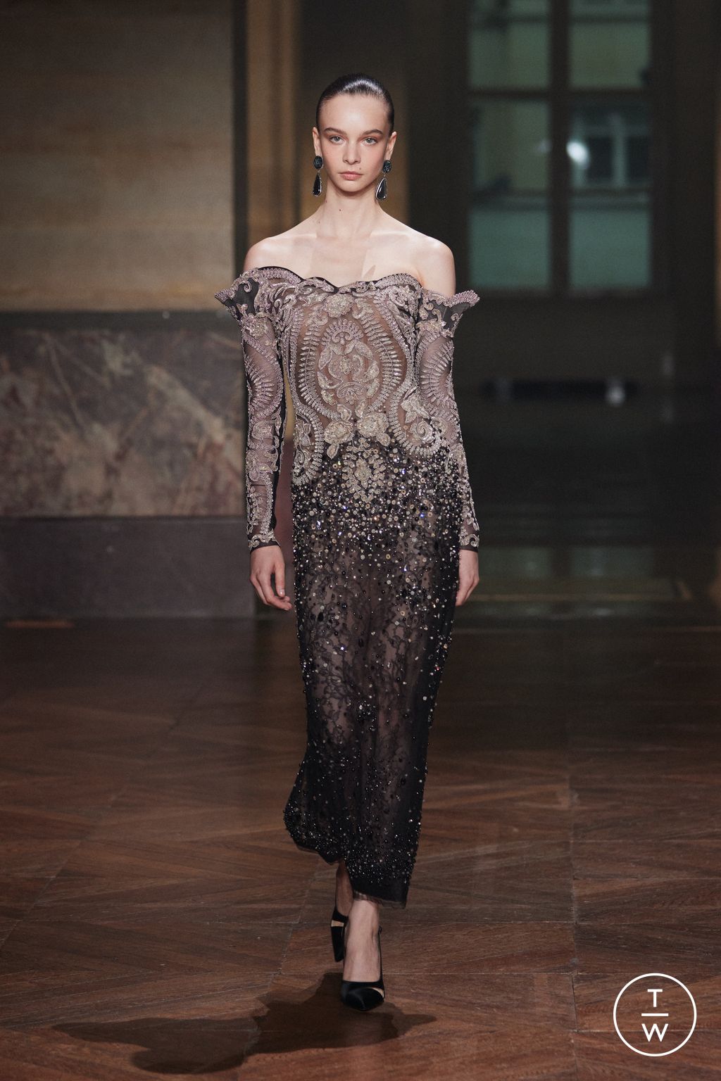 Fashion Week Paris Fall/Winter 2025 look 51 from the Georges Hobeika collection 高级定制