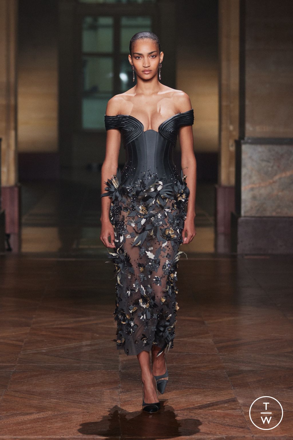 Fashion Week Paris Fall/Winter 2025 look 54 from the Georges Hobeika collection couture