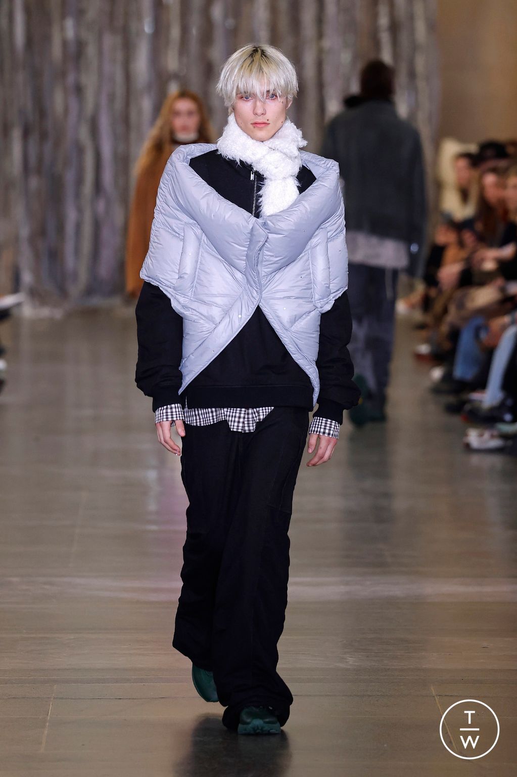 Fashion Week London Fall/Winter 2024 look 6 from the Holzweiler collection 女装