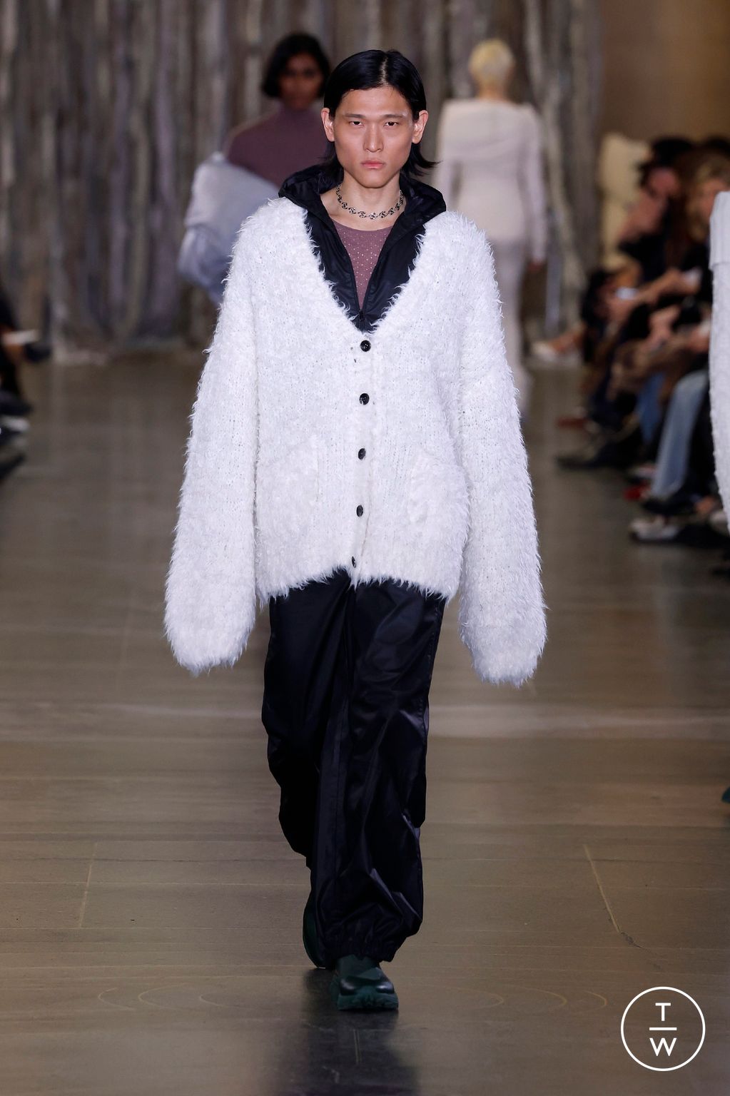 Fashion Week London Fall/Winter 2024 look 20 from the Holzweiler collection 女装