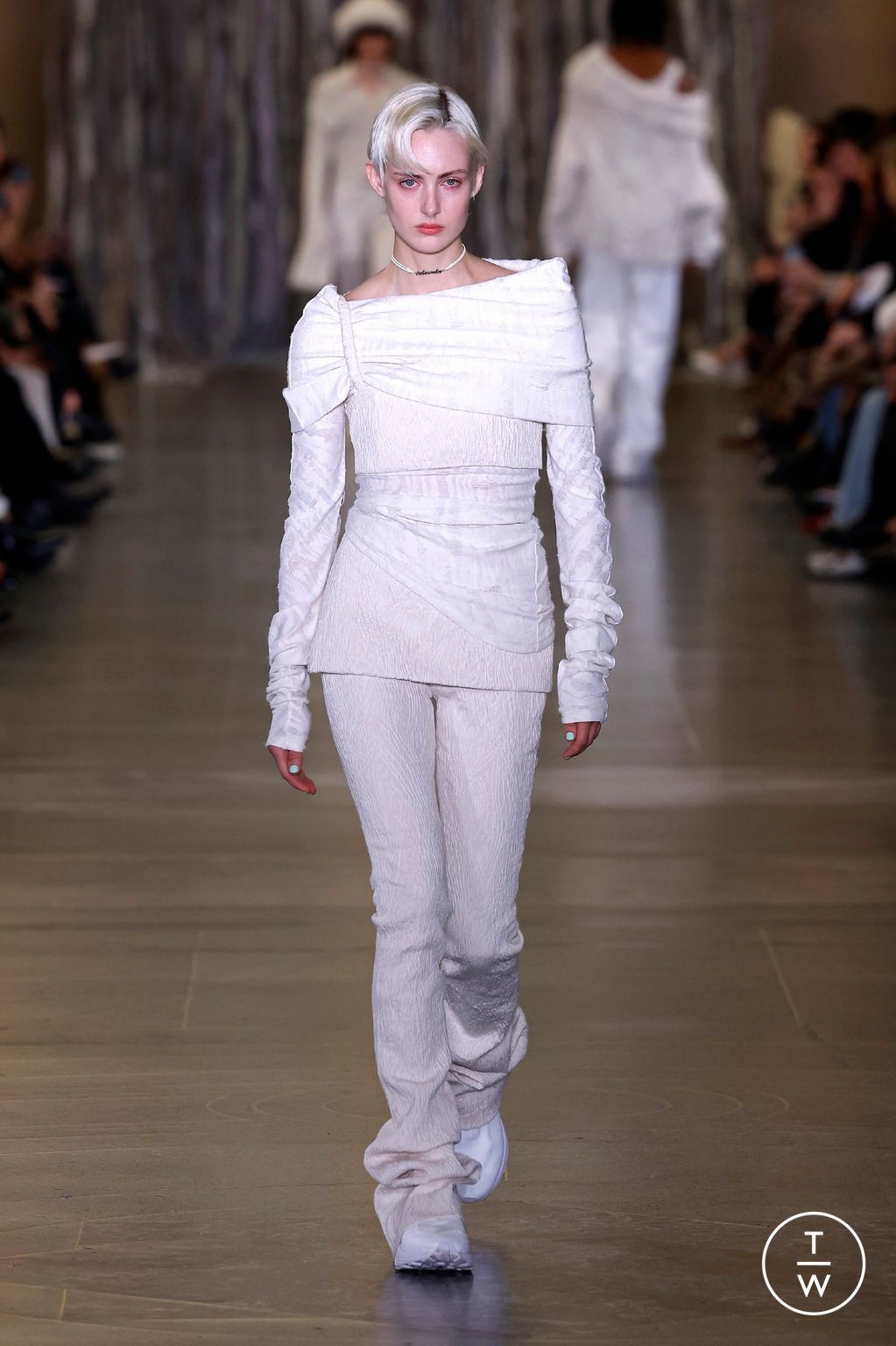 Fashion Week London Fall/Winter 2024 look 22 from the Holzweiler collection womenswear