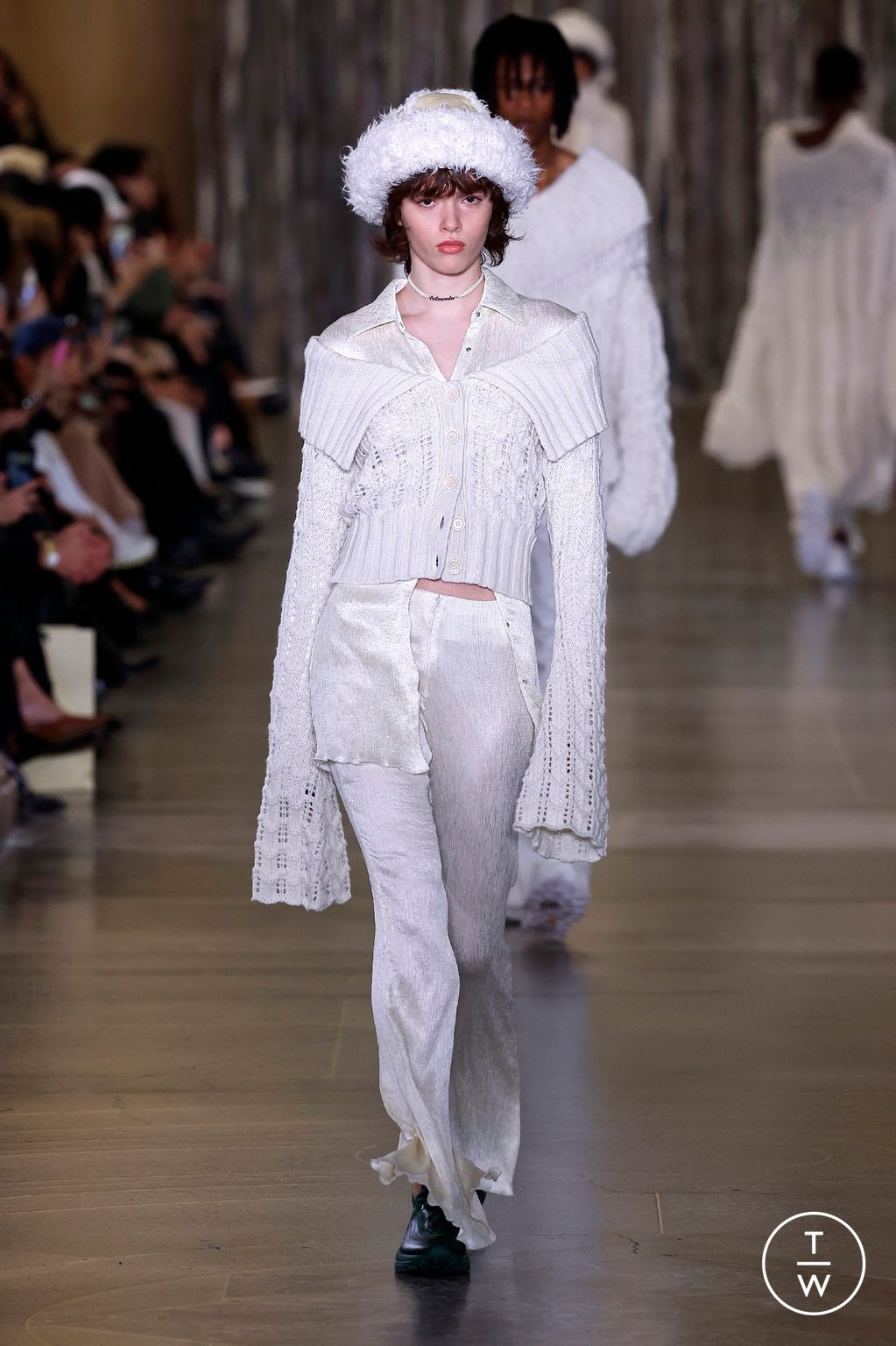 Fashion Week London Fall/Winter 2024 look 23 from the Holzweiler collection 女装