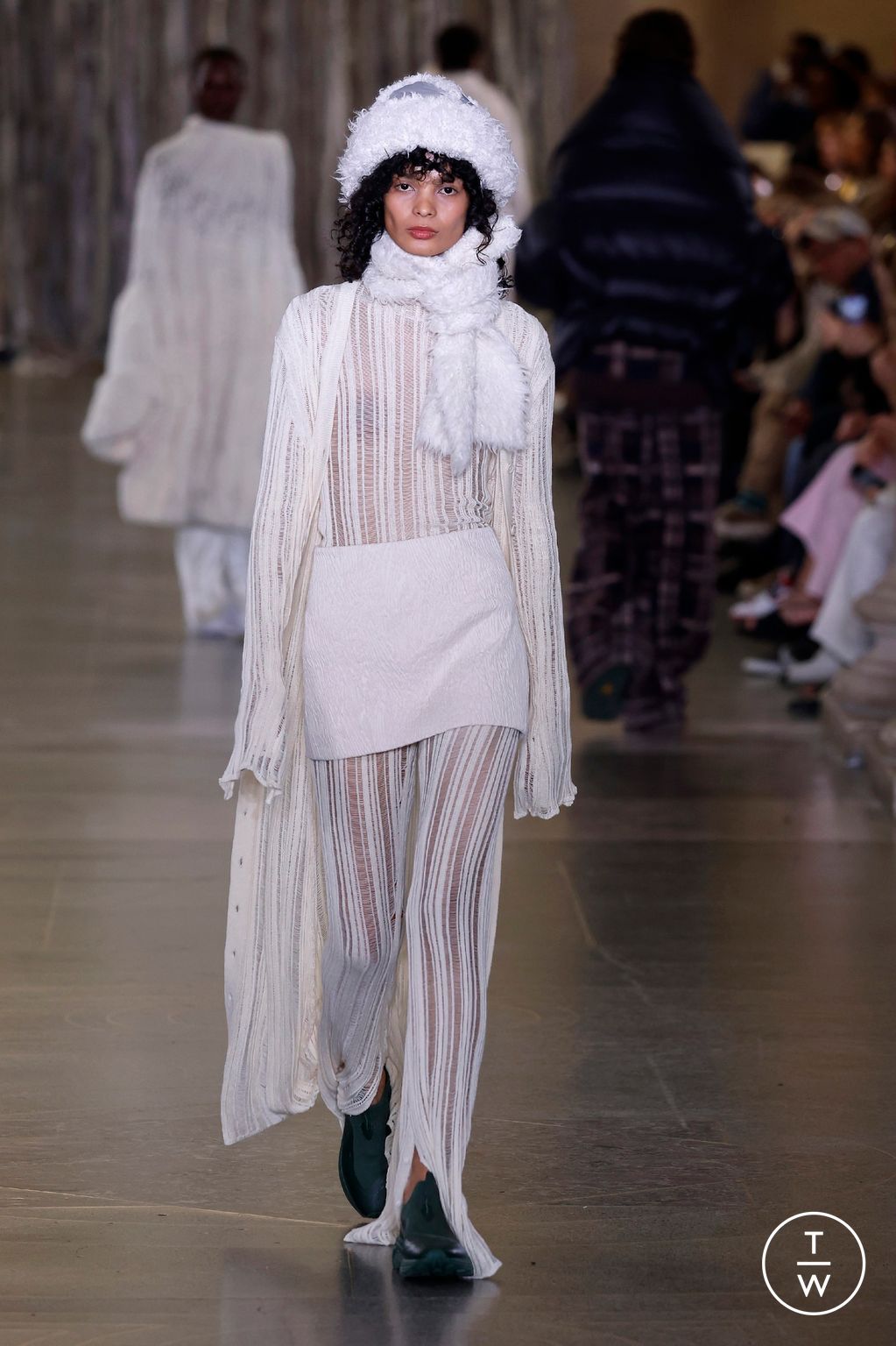 Fashion Week London Fall/Winter 2024 look 25 from the Holzweiler collection 女装
