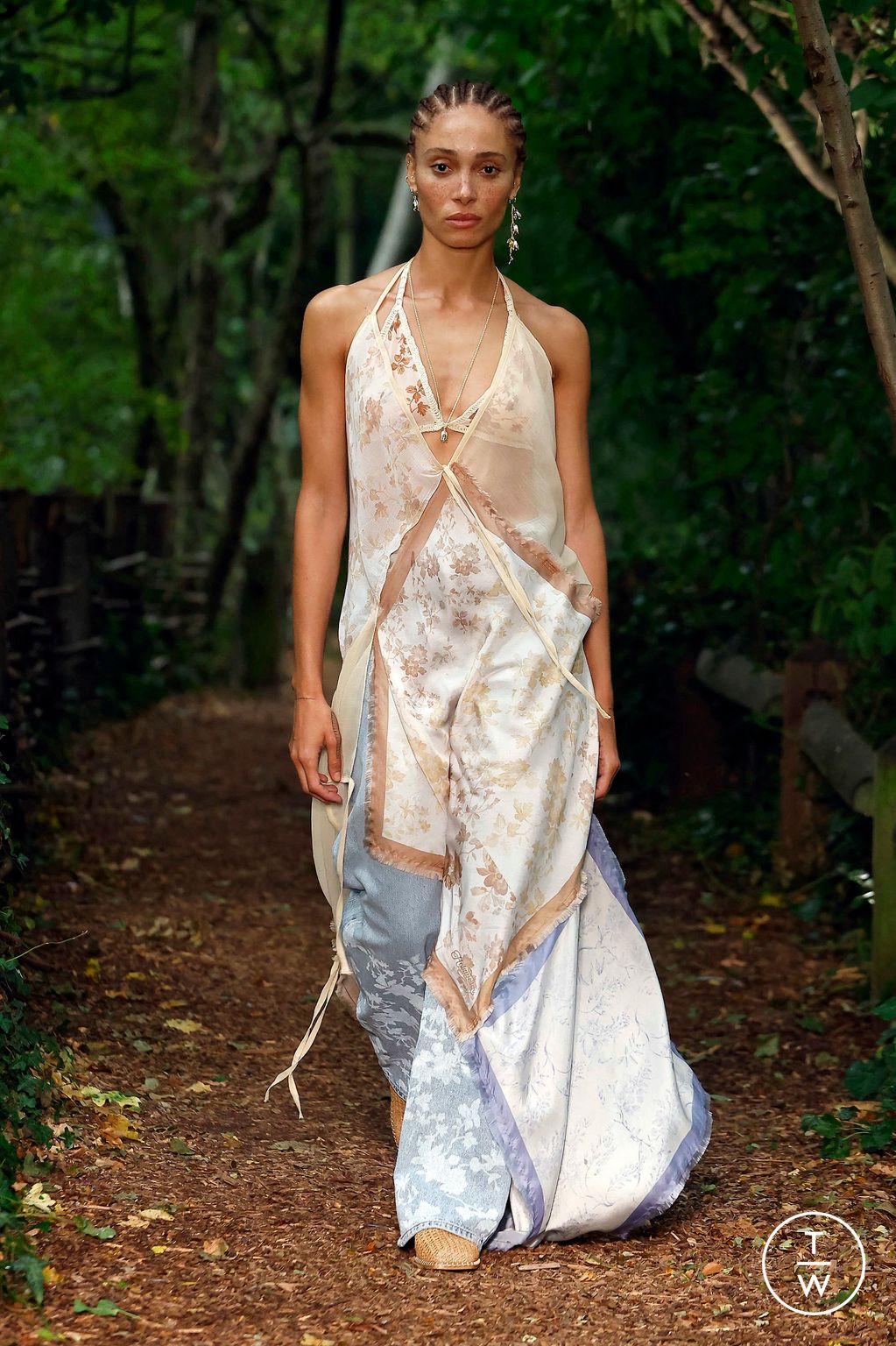 Fashion Week London Spring/Summer 2024 look 1 from the Holzweiler collection womenswear