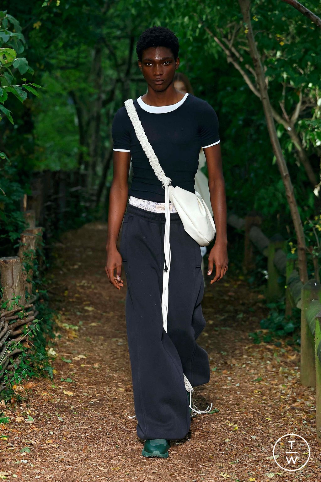 Fashion Week London Spring/Summer 2024 look 16 from the Holzweiler collection womenswear