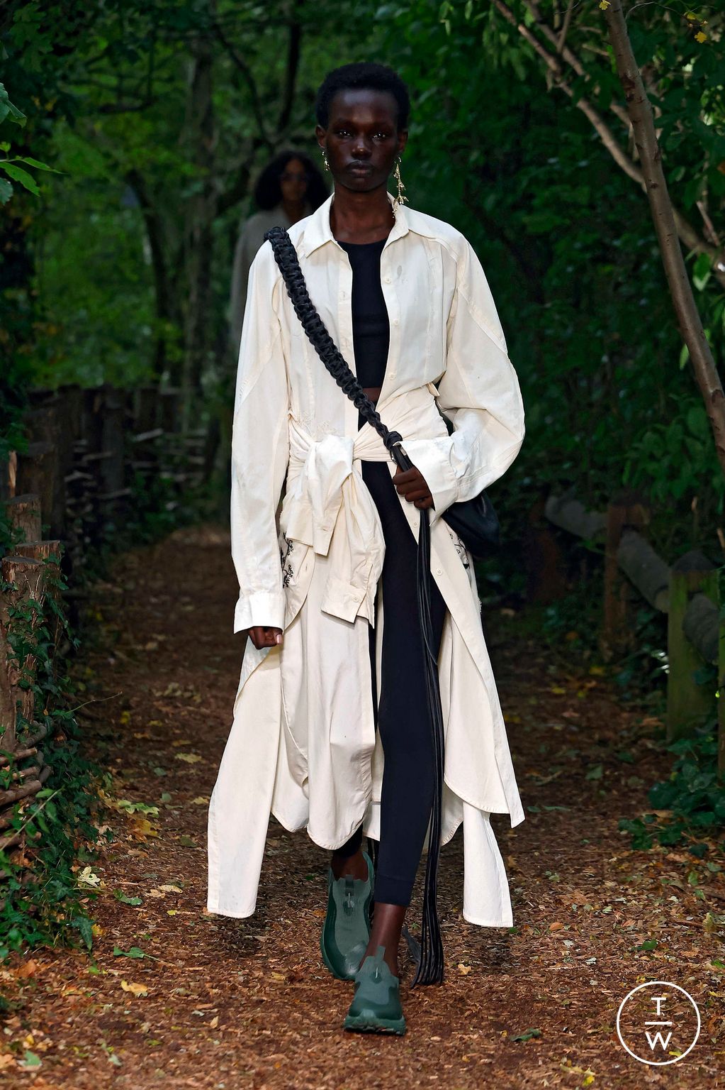 Fashion Week London Spring/Summer 2024 look 19 from the Holzweiler collection 女装