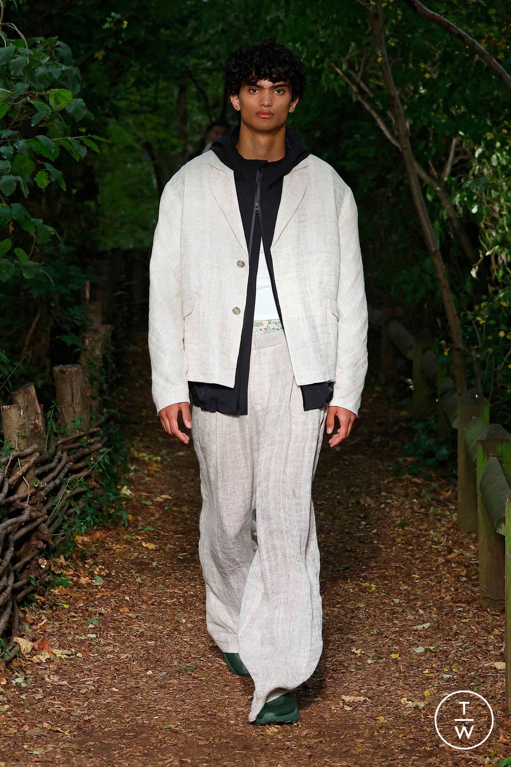 Fashion Week London Spring/Summer 2024 look 22 from the Holzweiler collection womenswear