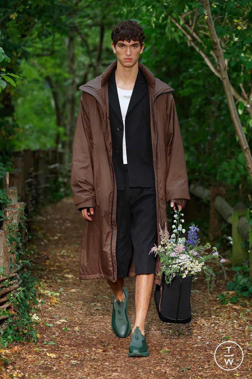 Fashion Week London Spring/Summer 2024 look 30 from the Holzweiler collection womenswear
