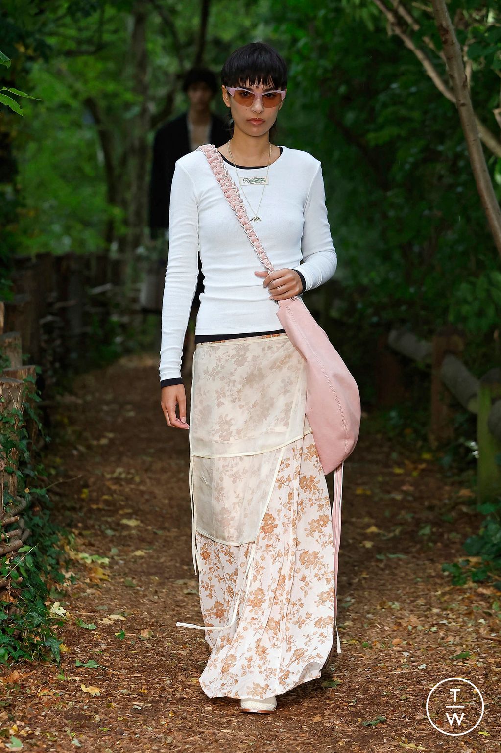 Fashion Week London Spring/Summer 2024 look 31 from the Holzweiler collection womenswear