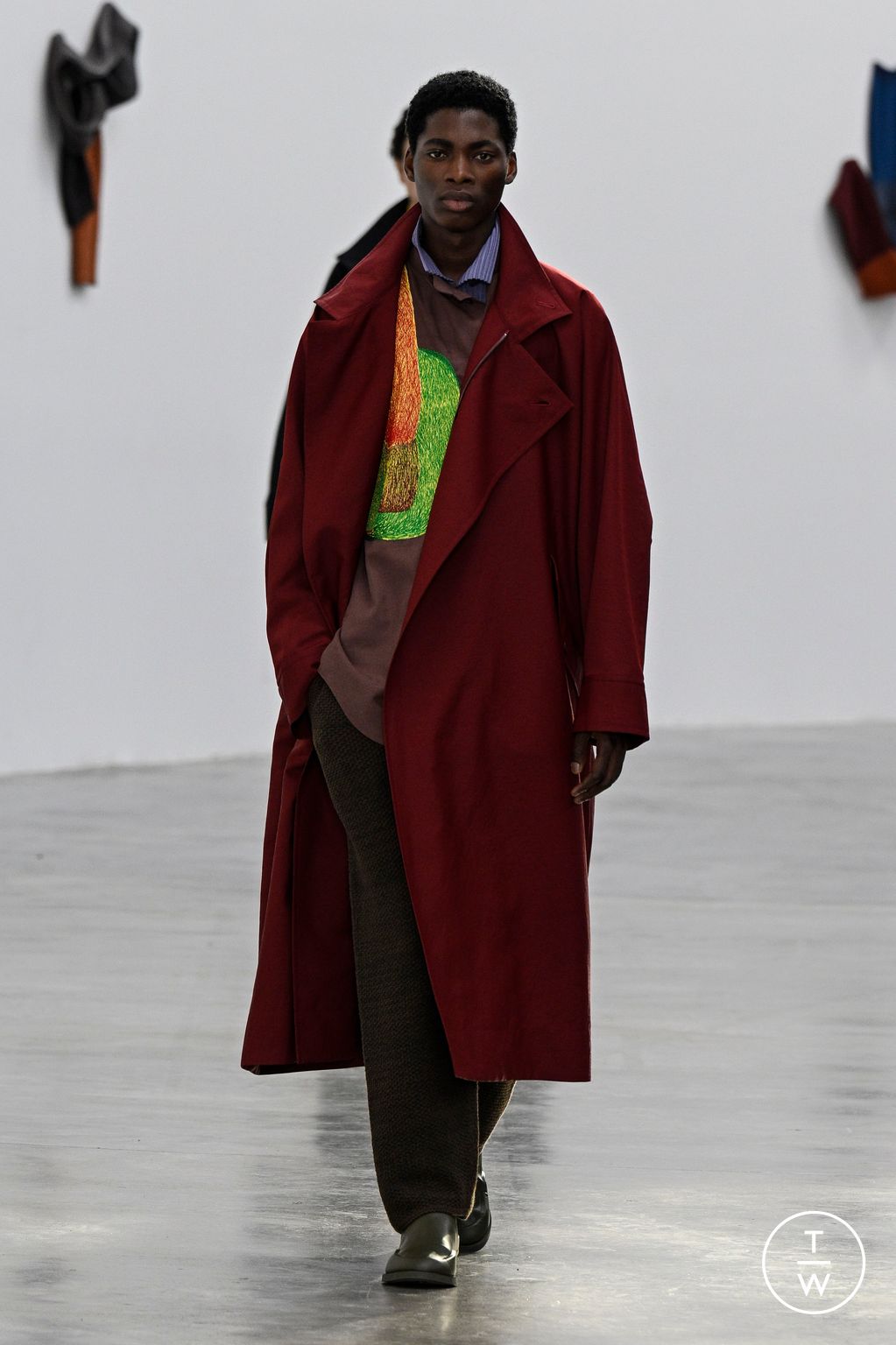 Fashion Week Paris Fall/Winter 2024 look 26 from the HOMME PLISSÉ ISSEY MIYAKE collection 男装