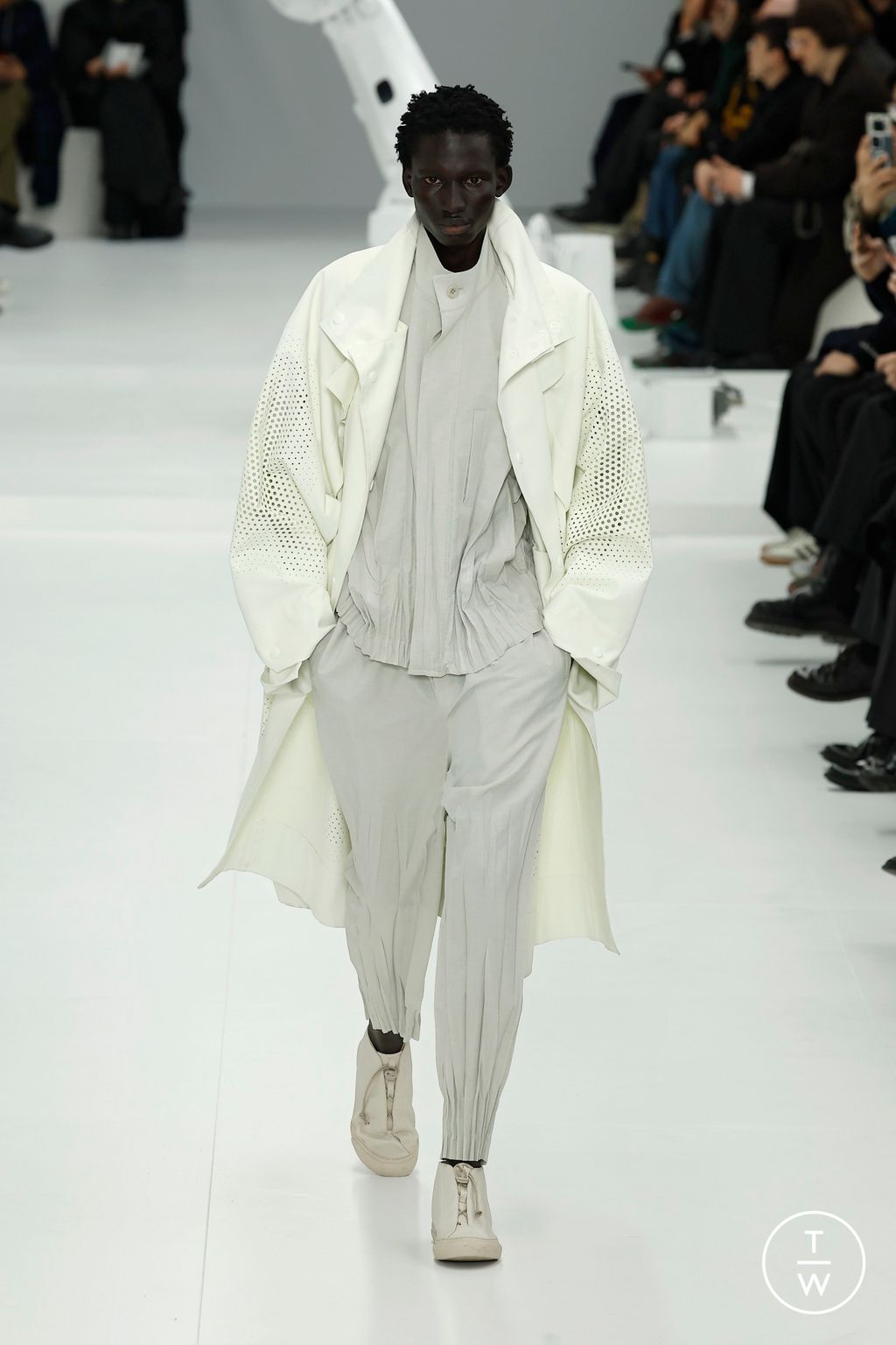 Fashion Week Paris Fall/Winter 2025 look 5 from the IM MEN collection menswear