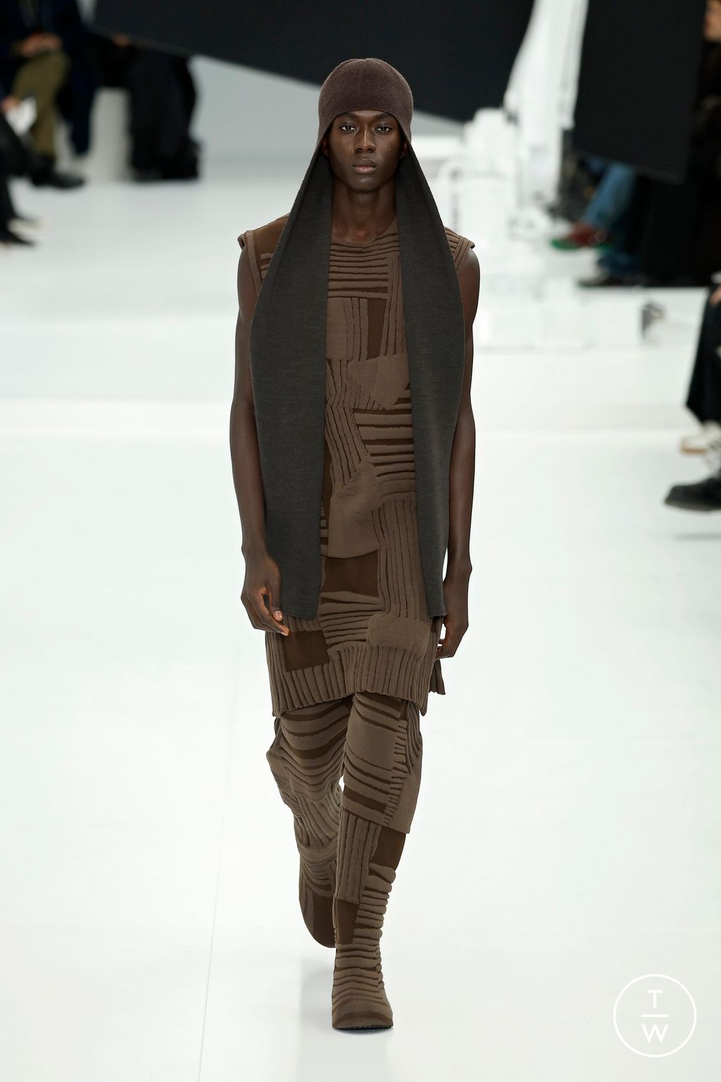 Fashion Week Paris Fall/Winter 2025 look 15 from the IM MEN collection 男装