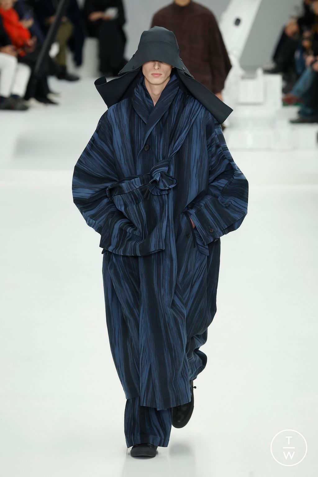 Fashion Week Paris Fall/Winter 2025 look 25 from the IM MEN collection menswear