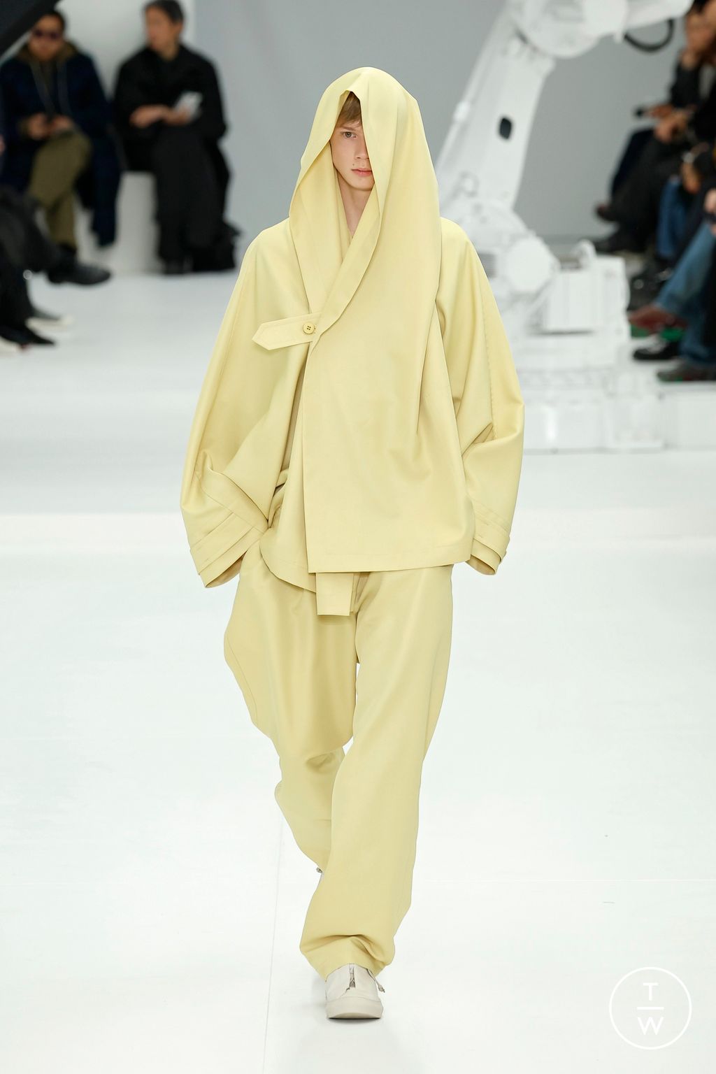 Fashion Week Paris Fall/Winter 2025 look 34 from the IM MEN collection menswear