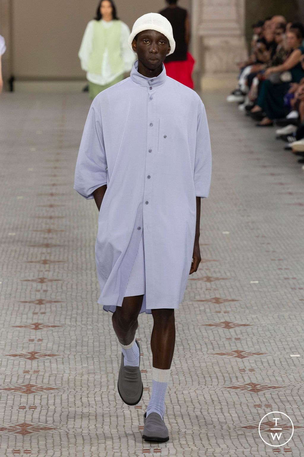 Fashion Week Paris Spring/Summer 2024 look 13 from the HOMME PLISSÉ ISSEY MIYAKE collection menswear