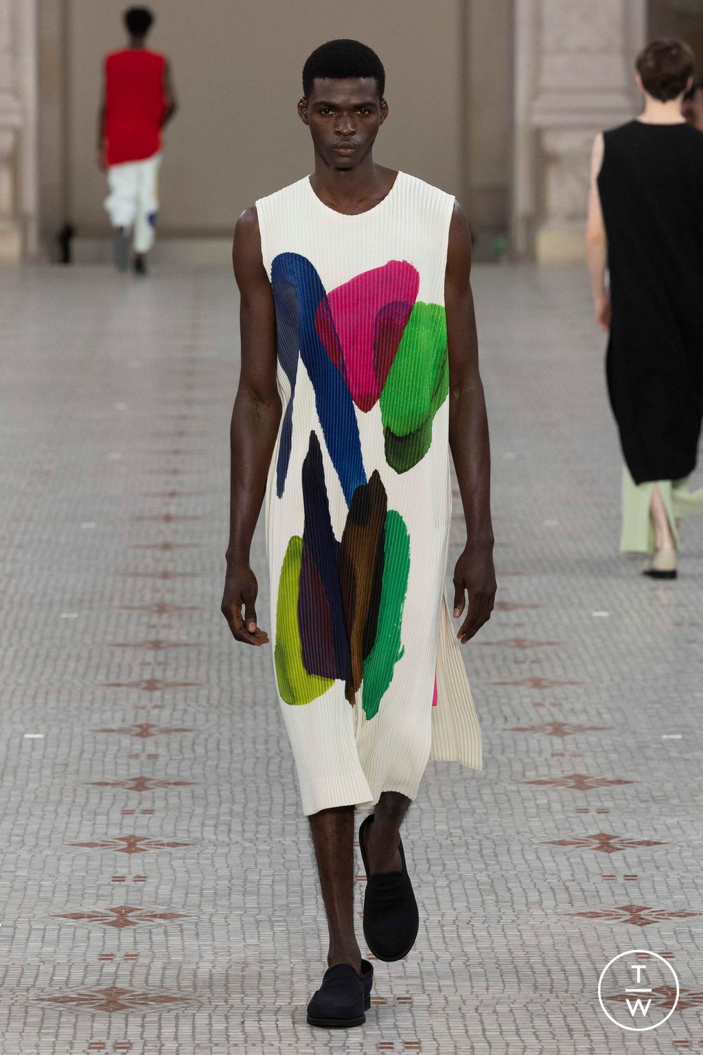 Fashion Week Paris Spring/Summer 2024 look 36 from the HOMME PLISSÉ ISSEY MIYAKE collection 男装