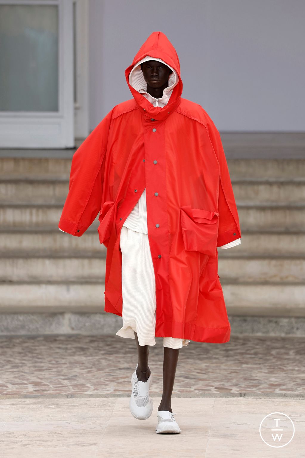Fashion Week Paris Spring-Summer 2025 look 36 from the HOMME PLISSÉ ISSEY MIYAKE collection menswear