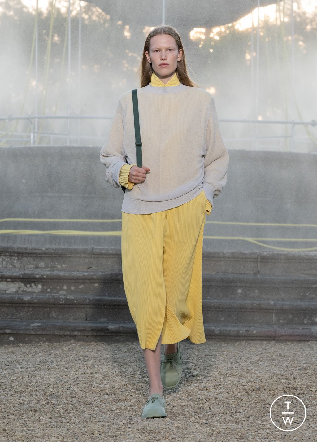 Fashion Week Florence - Pitti Spring/Summer 2026 look 8 de la collection Homme Plissé Issey Miyake menswear