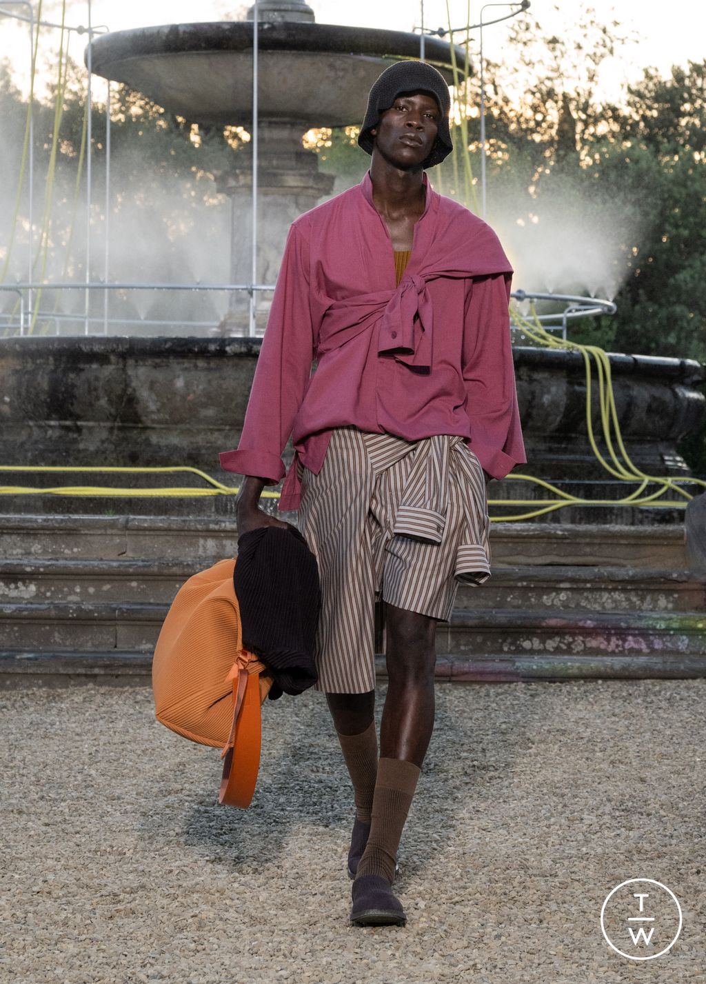 Fashion Week Florence - Pitti Spring/Summer 2026 look 22 de la collection Homme Plissé Issey Miyake menswear