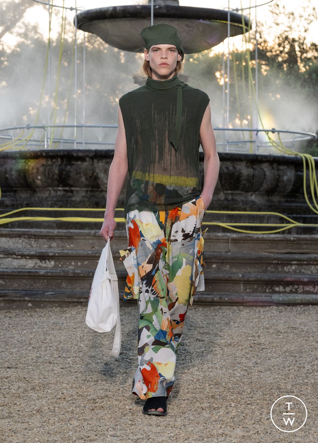 Fashion Week Florence - Pitti Spring/Summer 2026 look 24 de la collection Homme Plissé Issey Miyake menswear