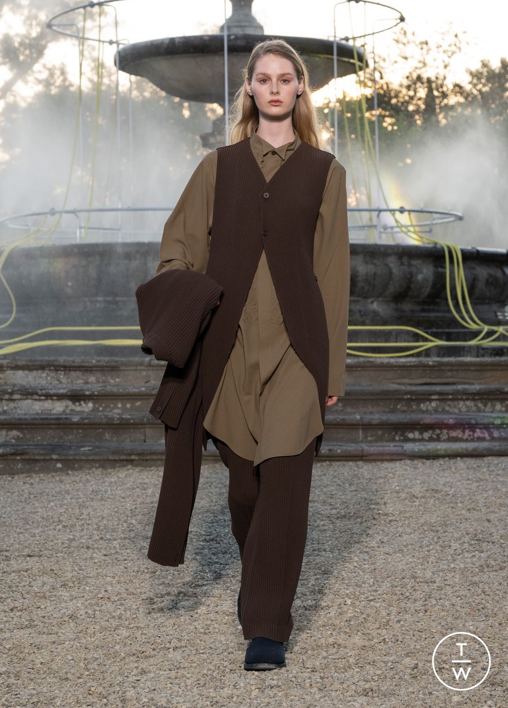 Fashion Week Florence - Pitti Spring/Summer 2026 look 28 de la collection Homme Plissé Issey Miyake menswear