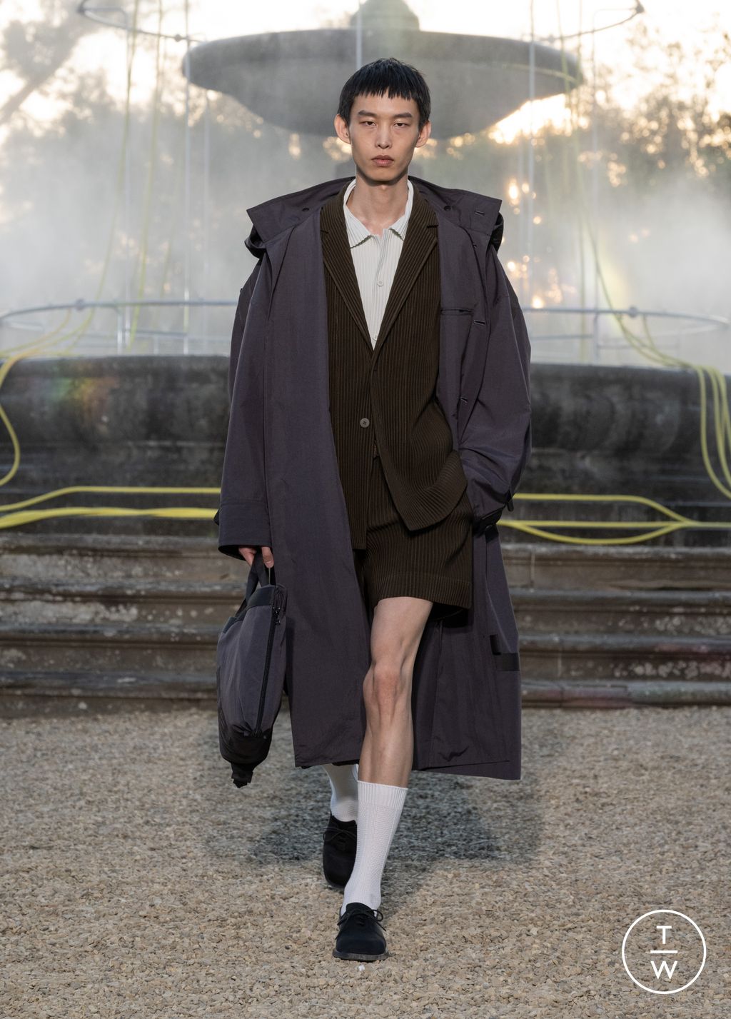 Fashion Week Florence - Pitti Spring/Summer 2026 look 35 de la collection Homme Plissé Issey Miyake menswear