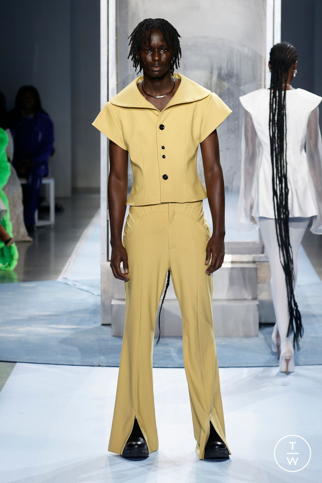 Fashion Week New York Fall/Winter 2023 look 4 from the HEAD OF STATE collection womenswear