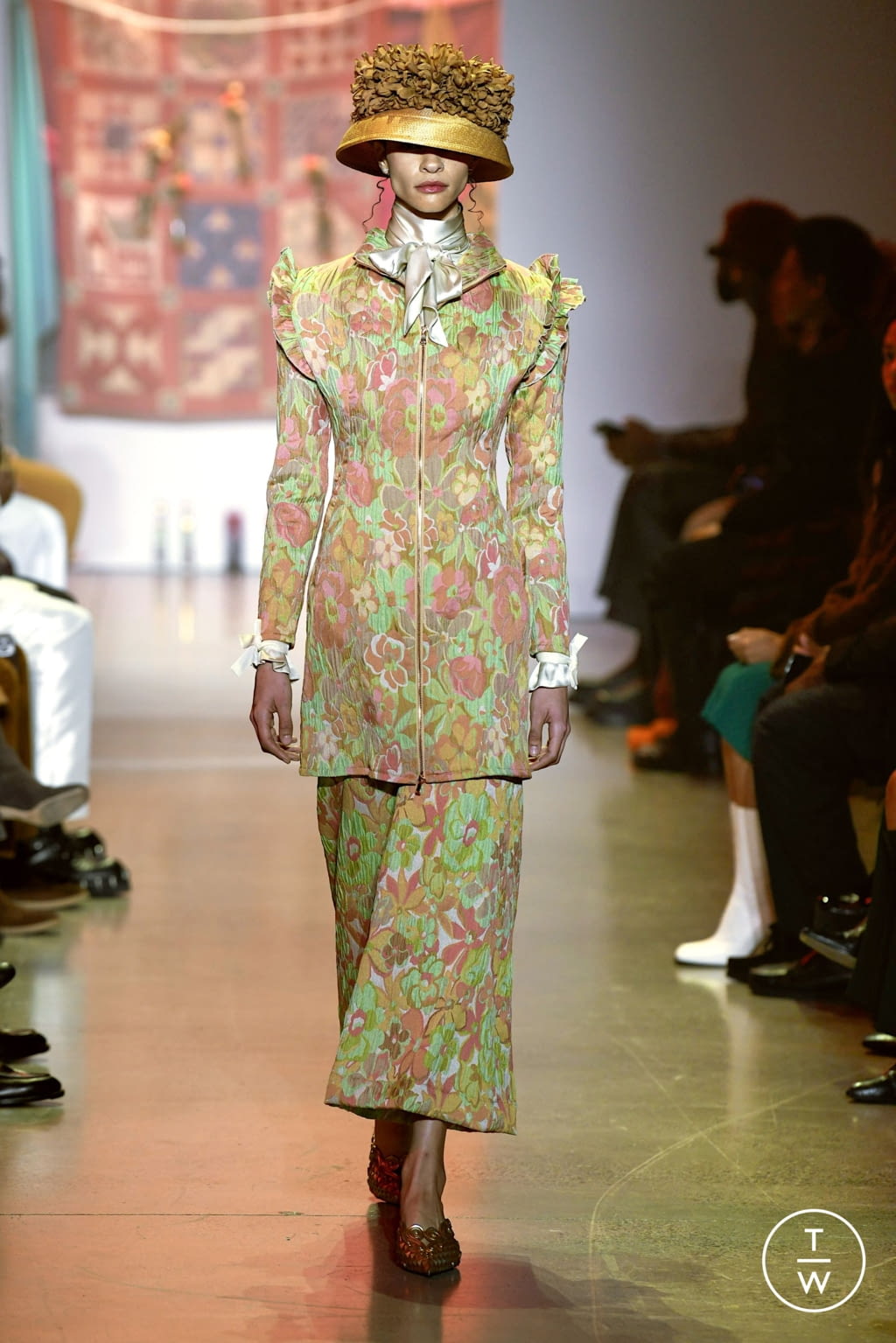 Fashion Week New York Fall/Winter 2022 look 1 from the House of Aama collection 女装