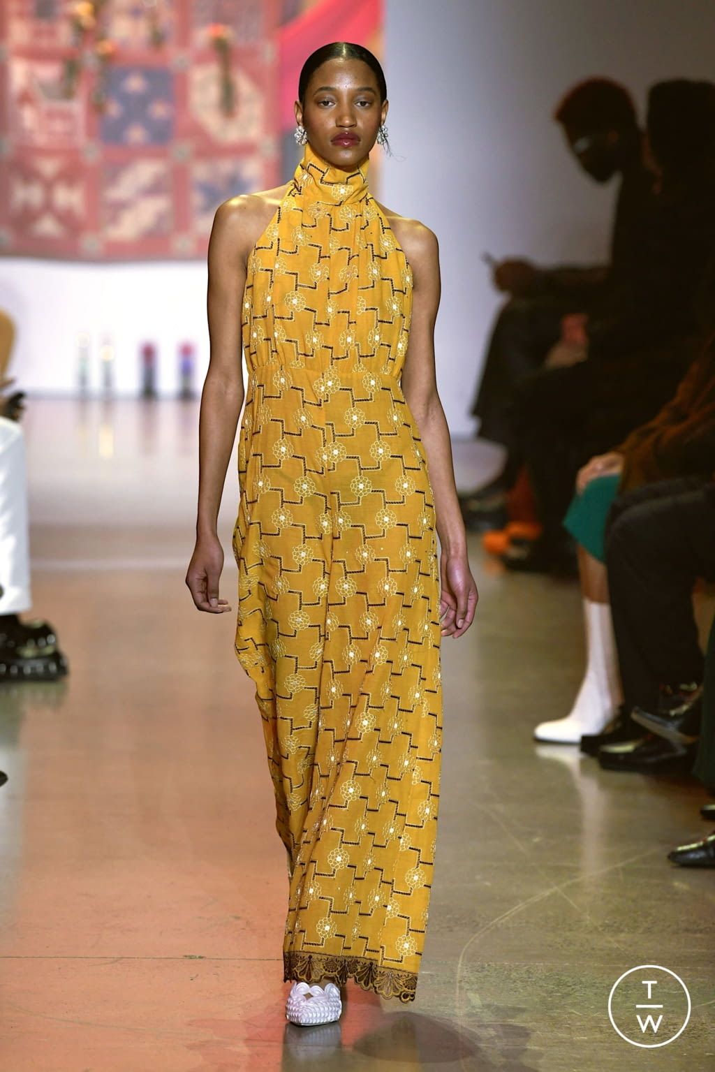 Fashion Week New York Fall/Winter 2022 look 13 de la collection House of Aama womenswear