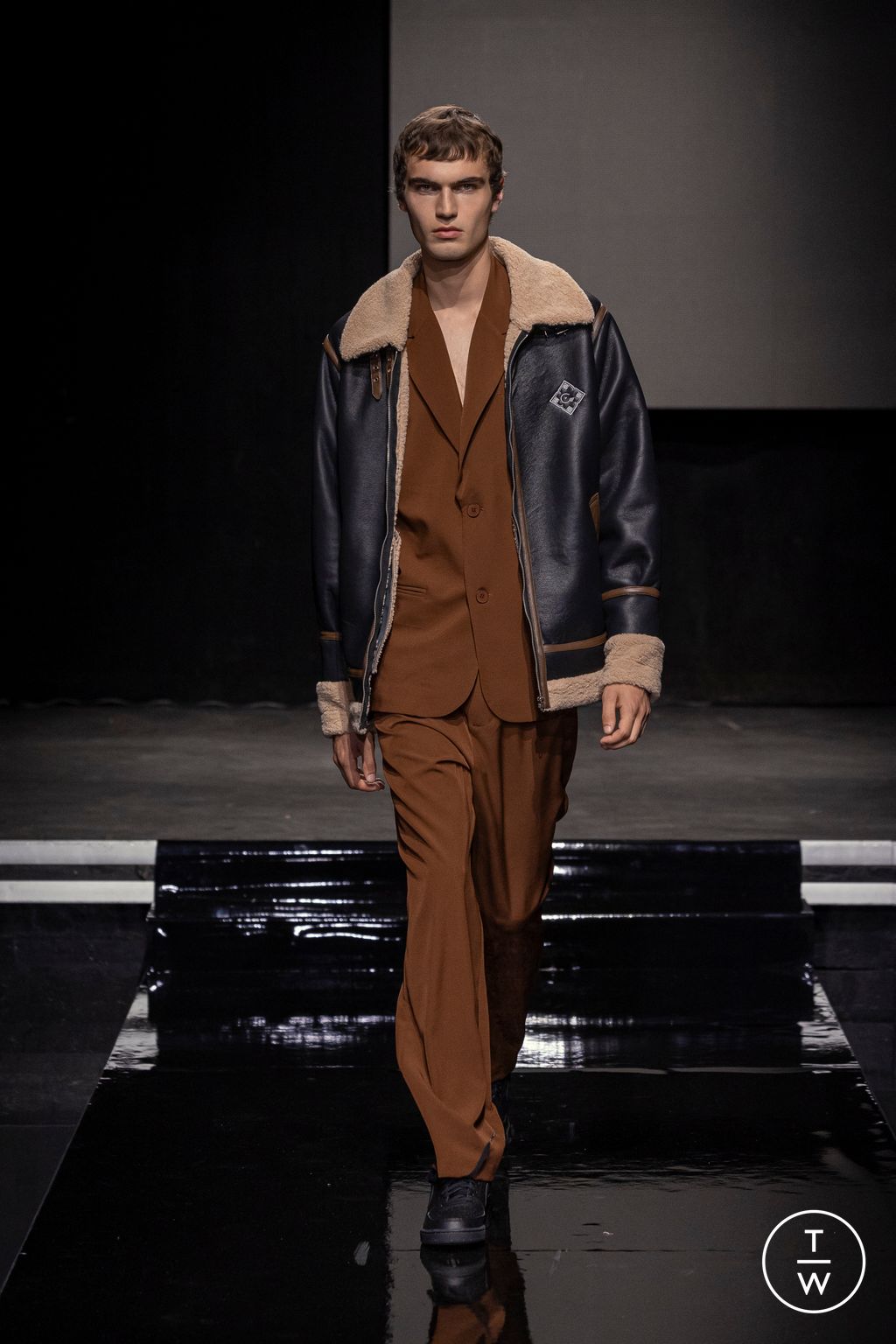 Fashion Week Paris Spring-Summer 2025 look 21 from the Saudi 100 collection 男装