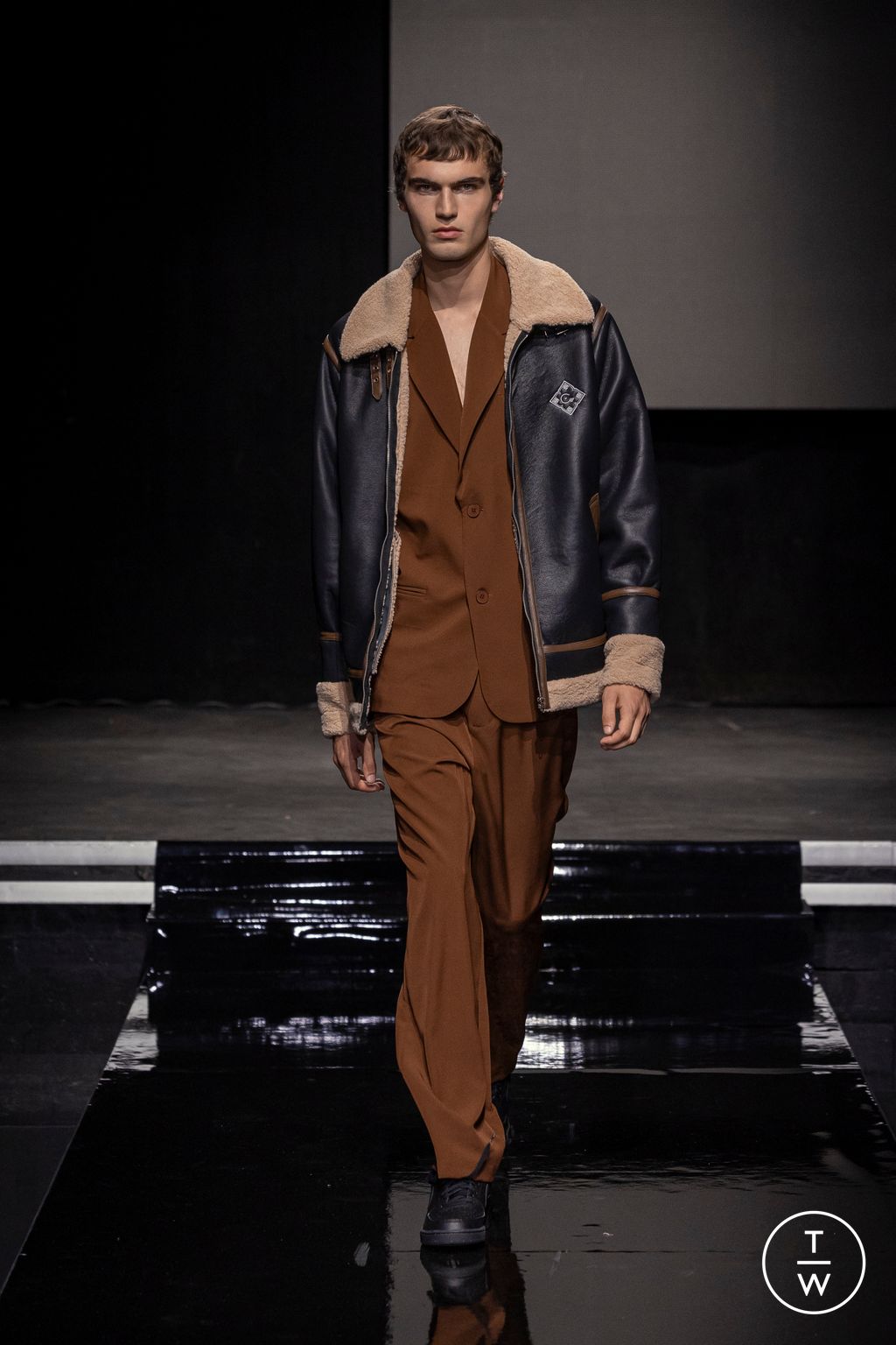 Fashion Week Paris Spring-Summer 2025 look 6 from the House Of Cenmar - Saudi 100 collection 男装