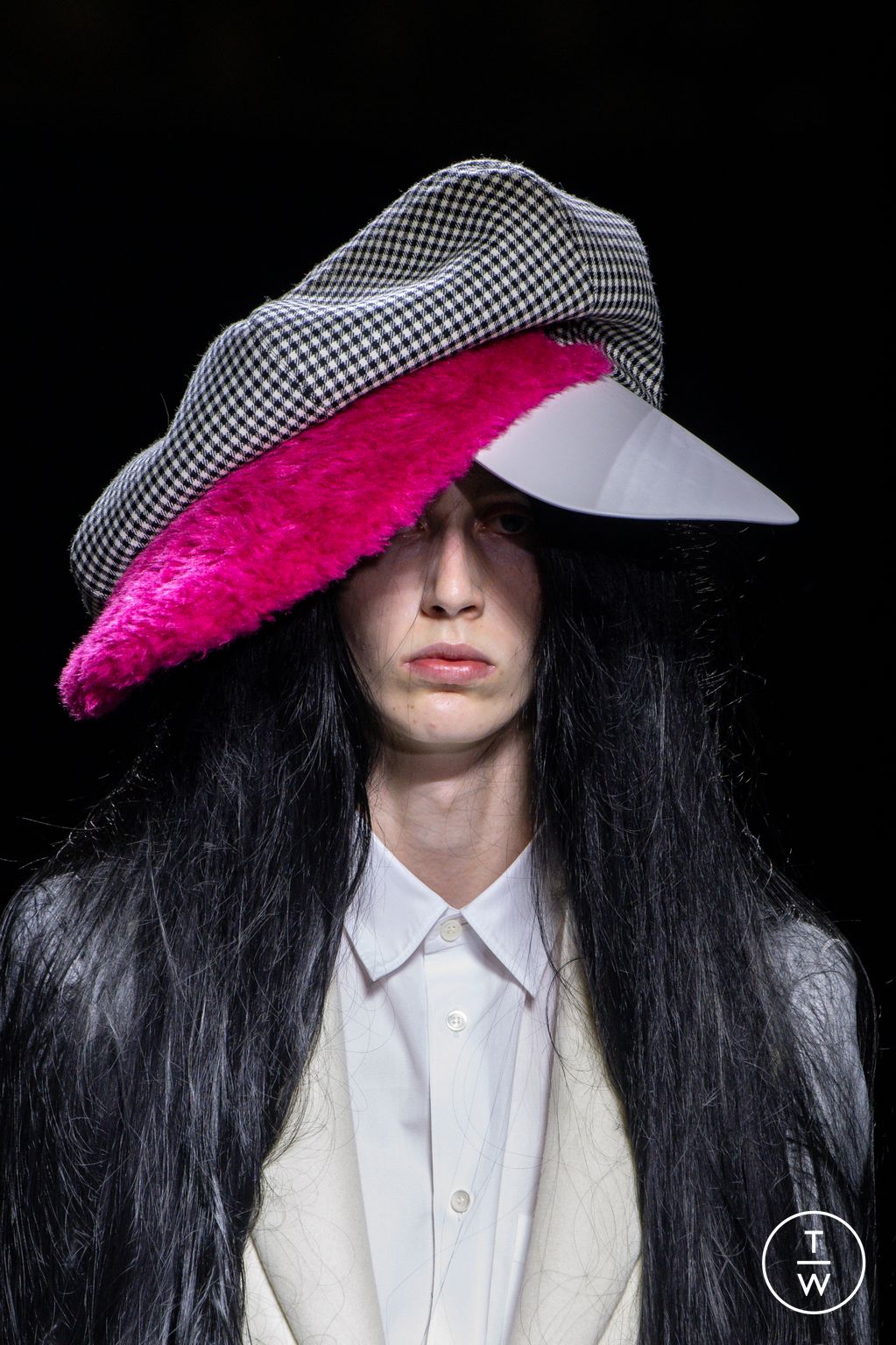 Fashion Week Paris Spring/Summer 2026 look 42 from the Comme des Garçons Homme Plus collection menswear accessories